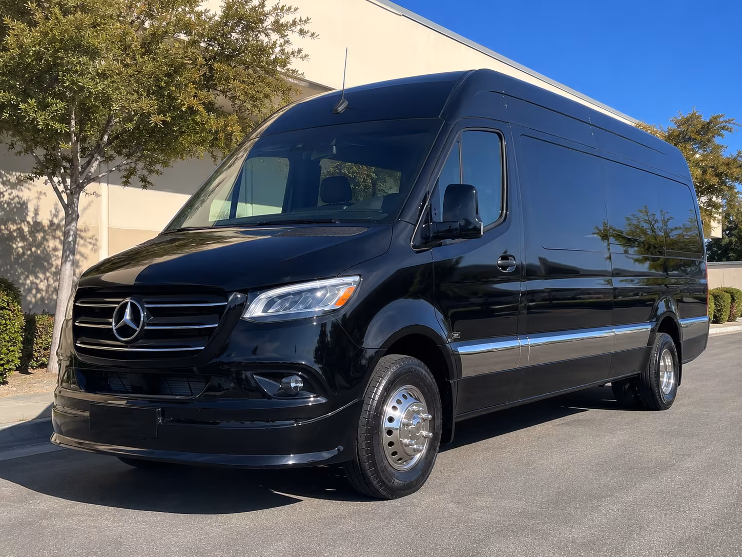 find and book transportation for your next convention or trade show 3