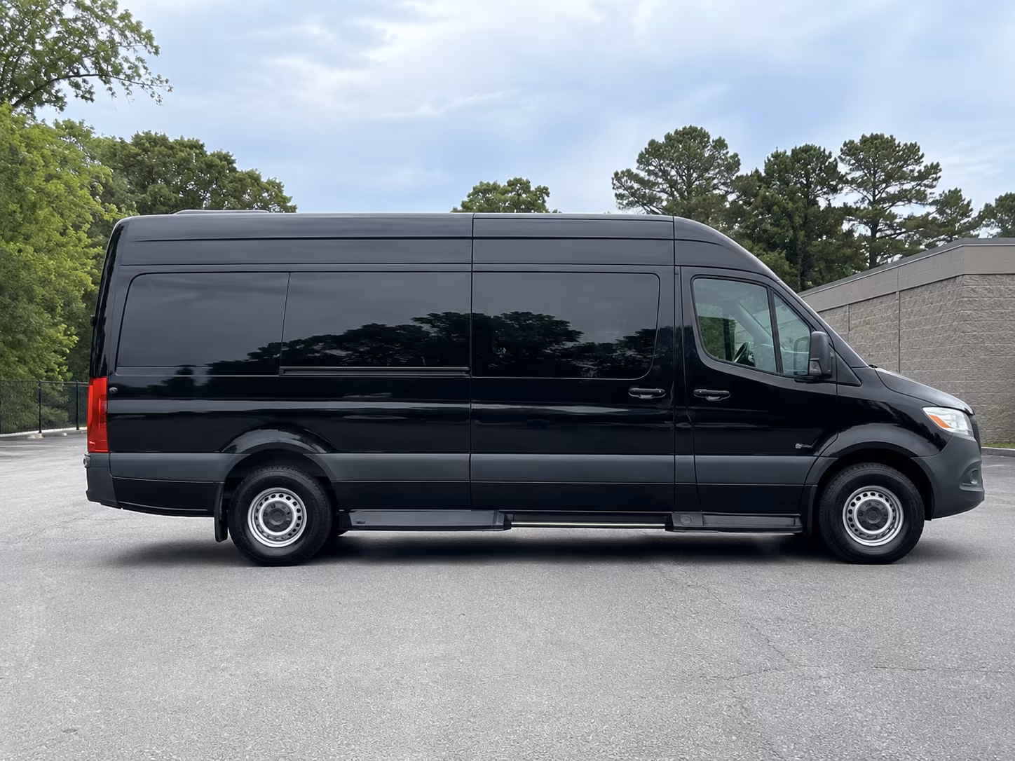 find and book transportation for your next corporate event 1