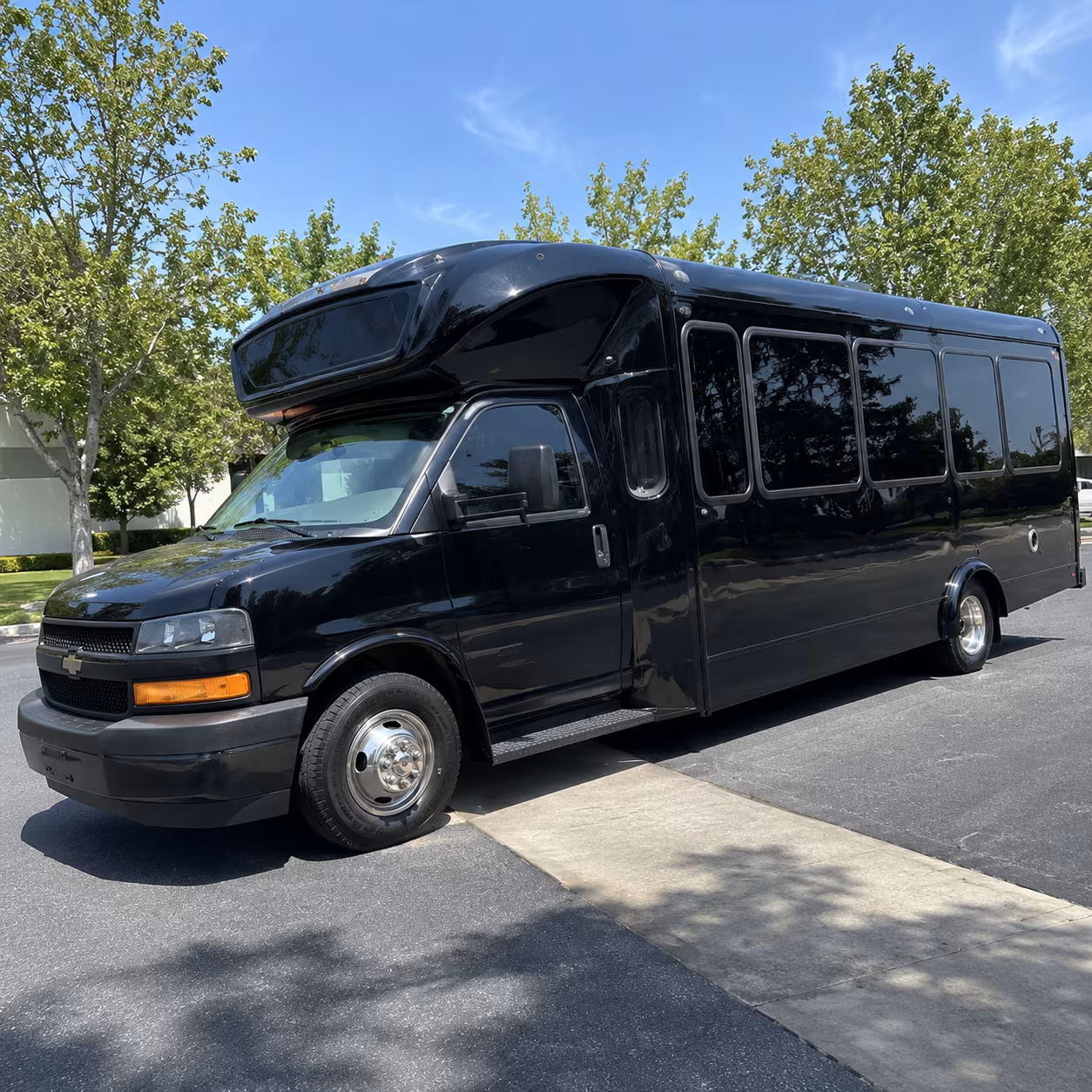 fort smith 15 passenger party bus
