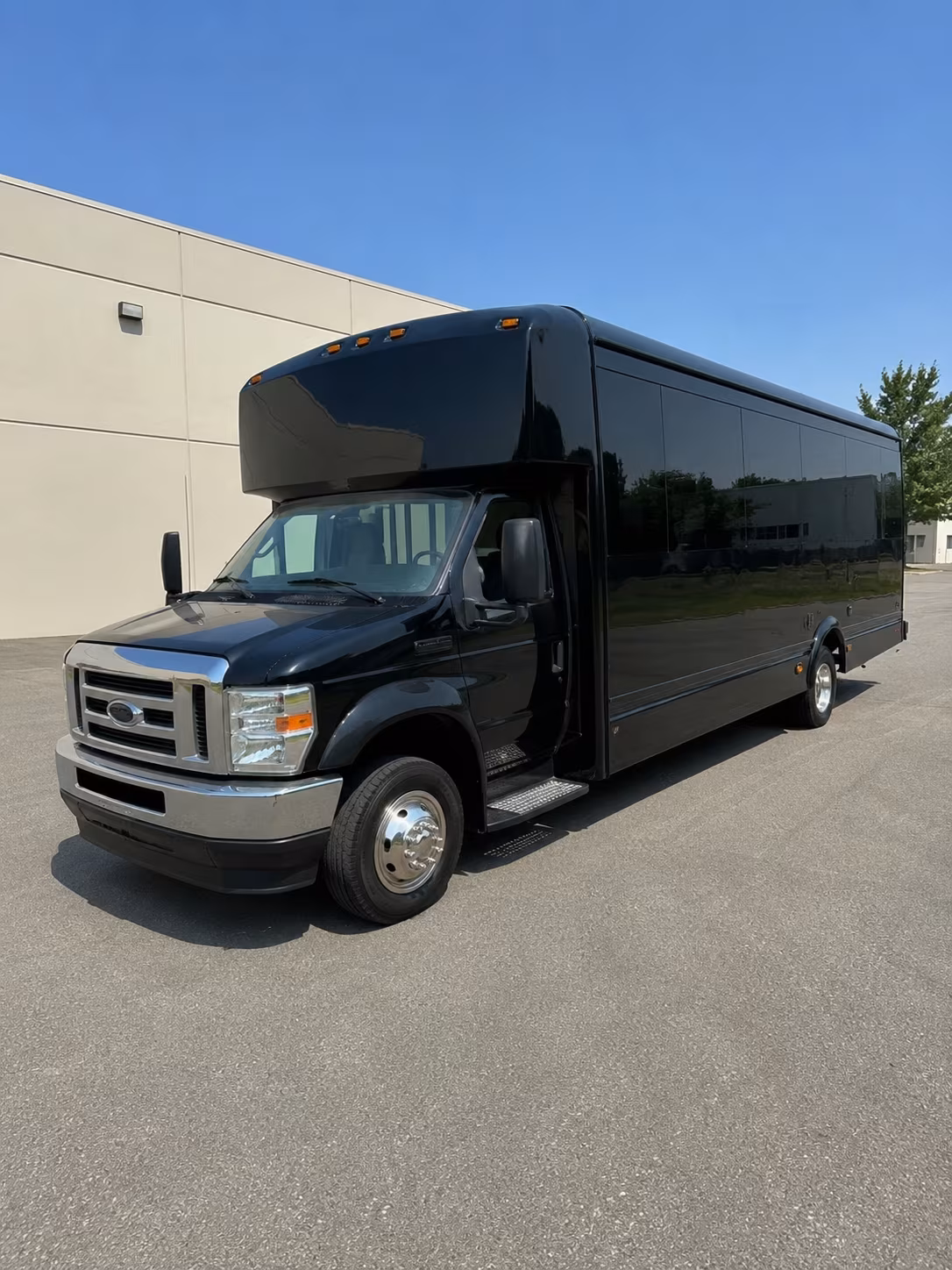 hotel to venue shuttle buses for fort smith corporate groups